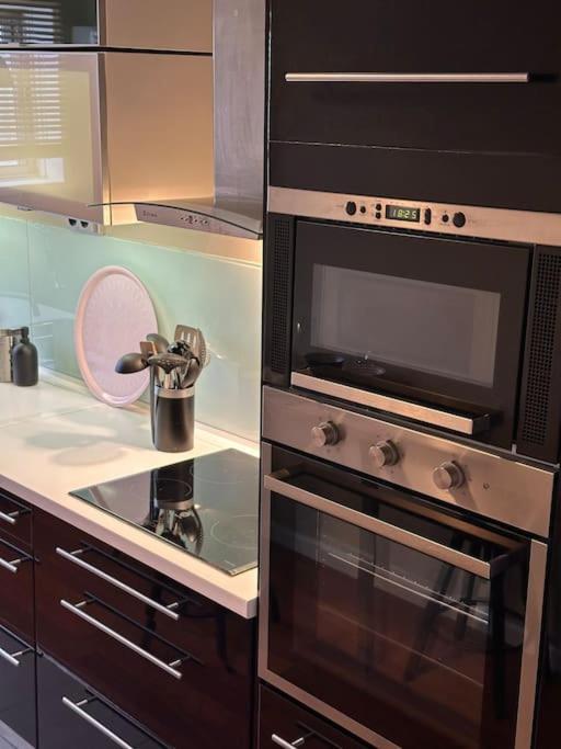 Renovado Com Ac, 2 Wc Completos, Terraco E Garagem Apartamento *