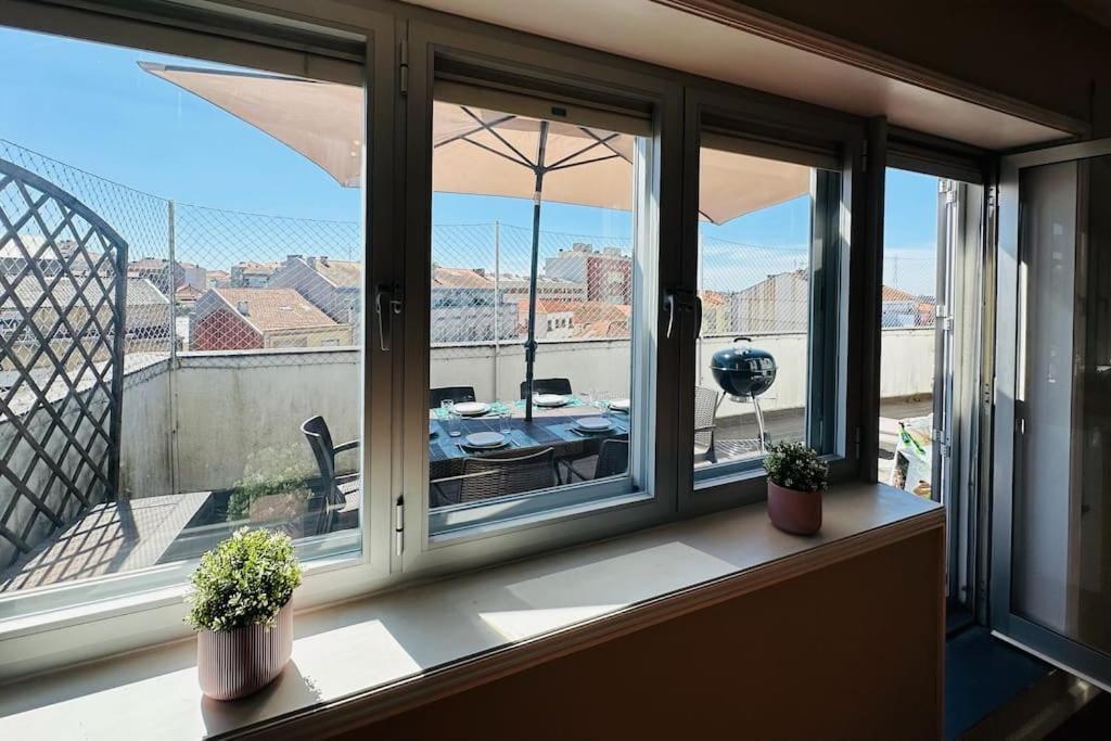 Apartamento Renovado Com Ac, 2 Wc Completos, Terraco E Garagem