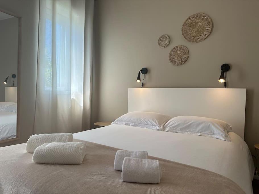 Apartamento Renovado Com Ac, 2 Wc Completos, Terraco E Garagem *