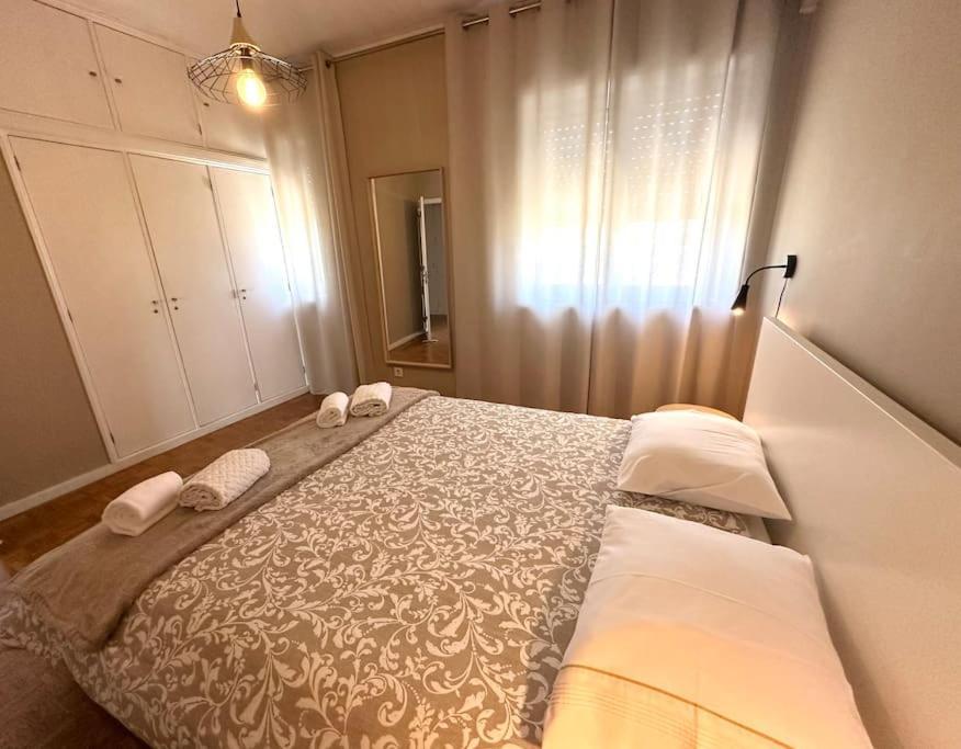 Apartamento Renovado Com Ac, 2 Wc Completos, Terraco E Garagem Oporto
