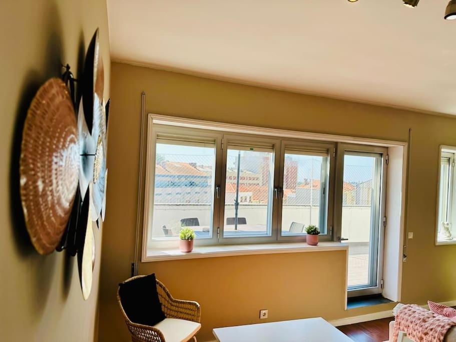 Renovado Com Ac, 2 Wc Completos, Terraco E Garagem Apartamento