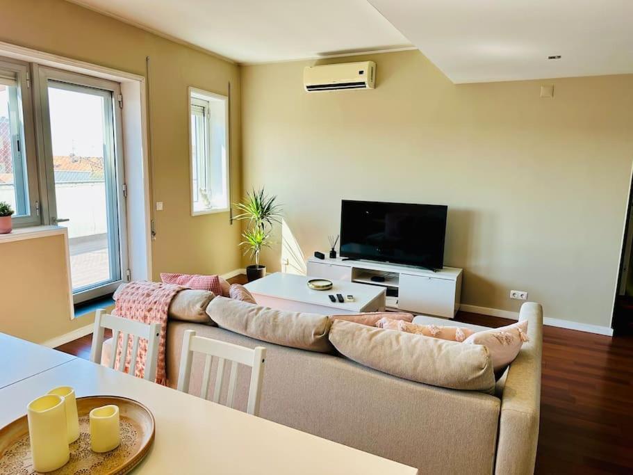 Renovado Com Ac, 2 Wc Completos, Terraco E Garagem Apartamento Oporto